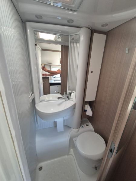 En venta Carado V337 Blanco 2023 Pontevedra foto 8