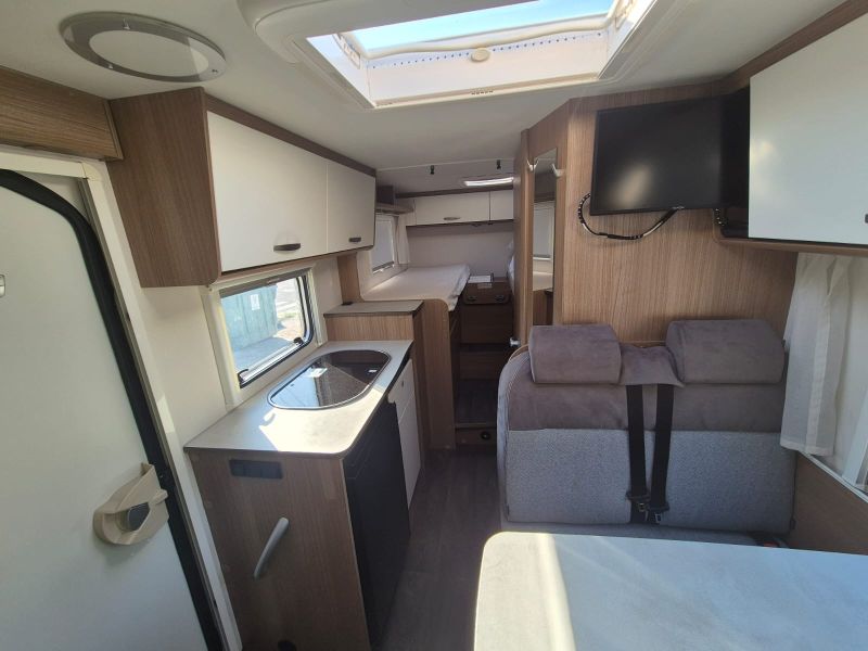 En venta Carado V337 Blanco 2023 Pontevedra foto 17