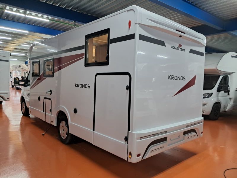En venta Roller Team ROLLER TEAM FORD KRONOS 284 TL OPEN AIR 165 Blanco 2026 Barcelona foto 4