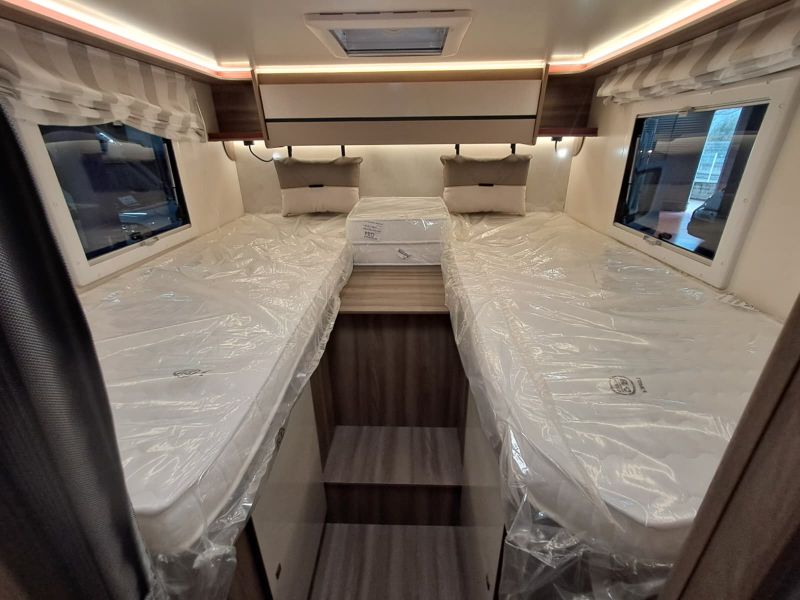 En venta Roller Team ROLLER TEAM FORD KRONOS 284 TL OPEN AIR 165 Blanco 2026 Barcelona foto 12