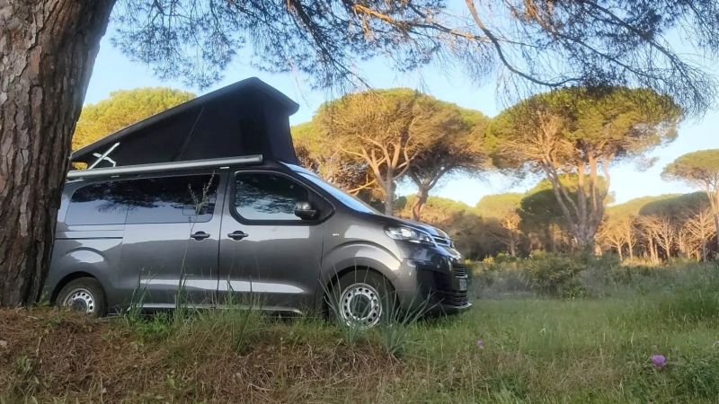 En venta Citroën Camper Citroen Jumpy Gris 2021 Madrid foto 2