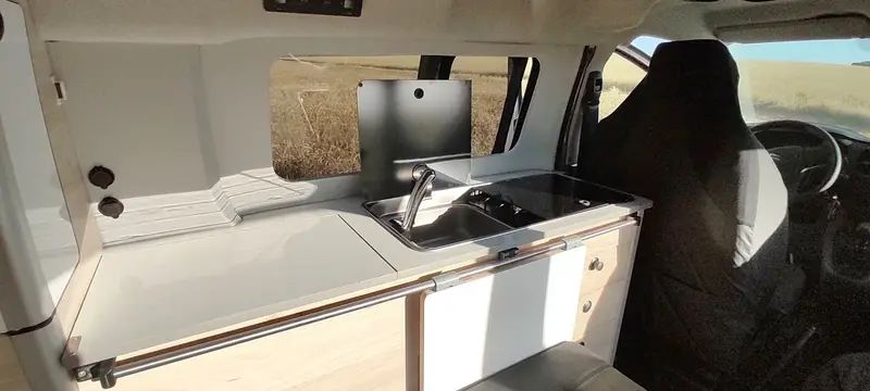 En venta Citroën Camper Citroen Jumpy Gris 2021 Madrid foto 10