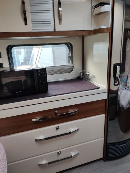 En venta Hobby 460 ufe excellen  Blanco 2020 Lleida foto 4