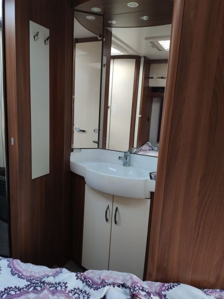 En venta Hobby 460 ufe excellen  Blanco 2020 Lleida foto 5