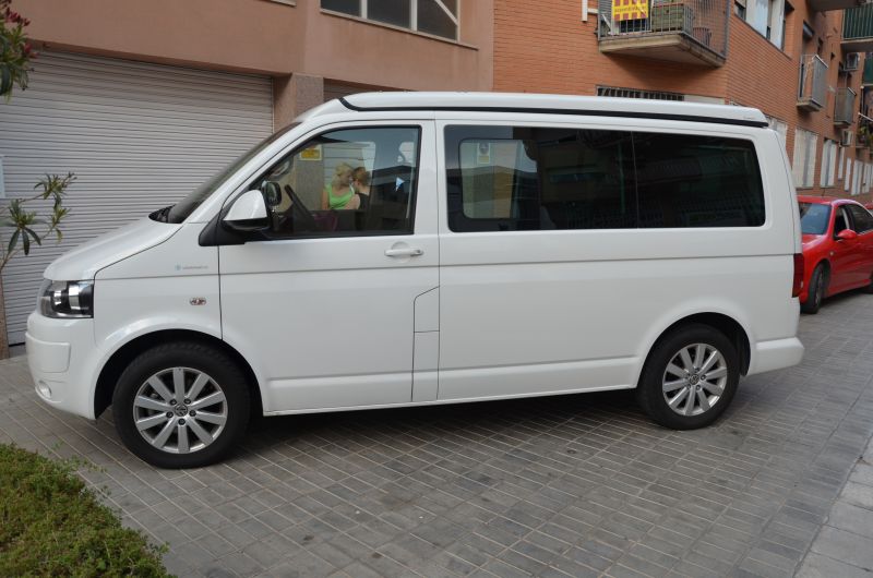 En venta Volkswagen Multivan 2.0 140CV Blanco 2014 Barcelona foto 1