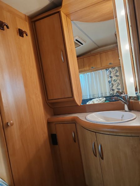 En venta Hobby 410 sfe excellent Blanco 2006 Ourense foto 4