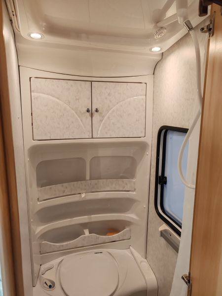 En venta Hobby 410 sfe excellent Blanco 2006 Ourense foto 5