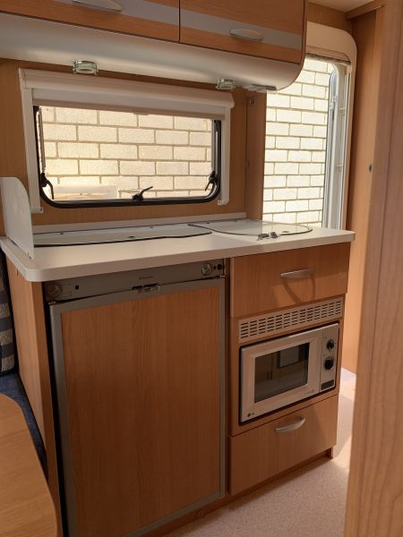 En venta Knaus Caravana Knaus 400 LKK Blanco 2008 Valencia foto 2