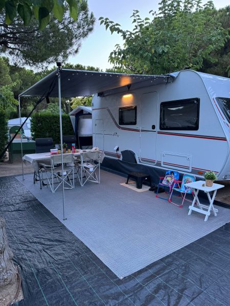 En venta Bürstner PREMIO 415 TK Blanco 2024 Guipúzcoa foto 2