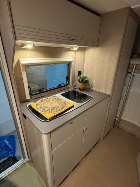 En venta Bürstner PREMIO 415 TK Blanco 2024 Guipúzcoa foto 5