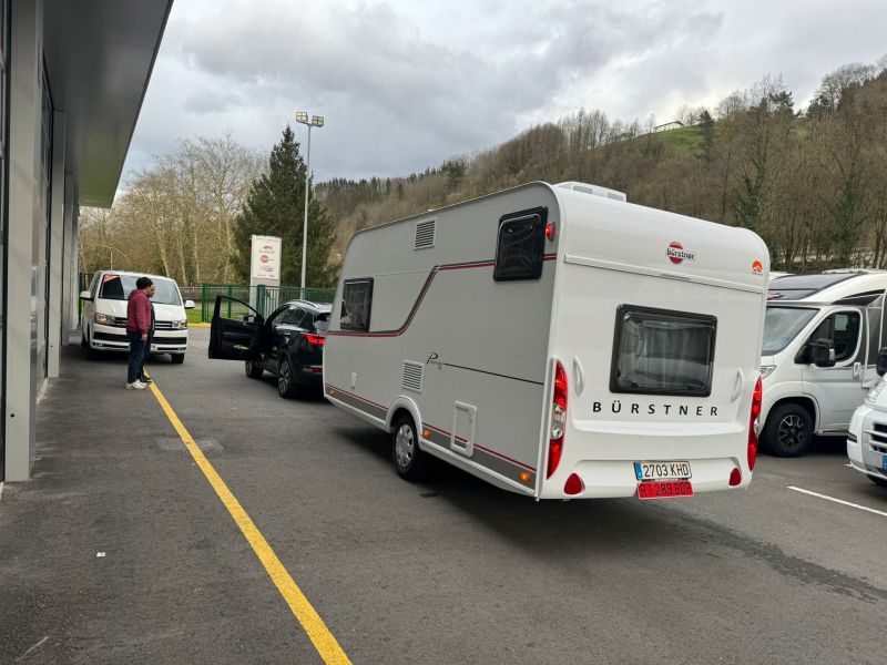 En venta Bürstner PREMIO 415 TK Blanco 2024 Guipúzcoa foto 6