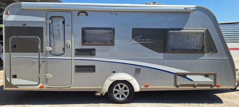 En venta Bürstner Averso Fifty 480TK Gris 2008 Lleida foto 1