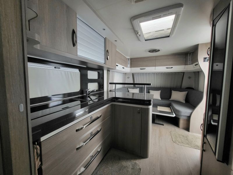 En venta Hobby 560 FC PRESTIGE  Blanco 2024 Tarragona foto 2