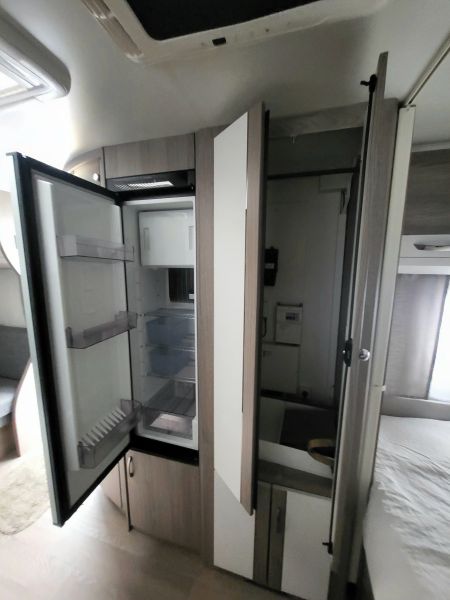 En venta Hobby 560 FC PRESTIGE  Blanco 2024 Tarragona foto 3