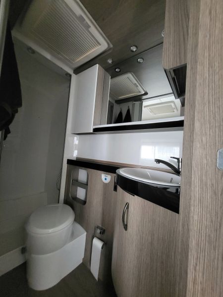 En venta Hobby 560 FC PRESTIGE  Blanco 2024 Tarragona foto 6