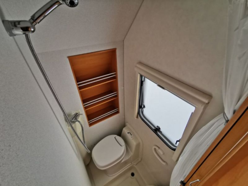 En venta Across Hymer car Living 505 Blanco 2010 Córdoba foto 1