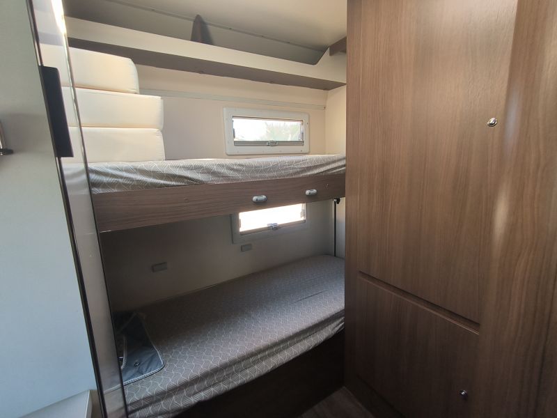 En venta Ford CONTINENTAL 770M Blanco 2020 Tarragona foto 6