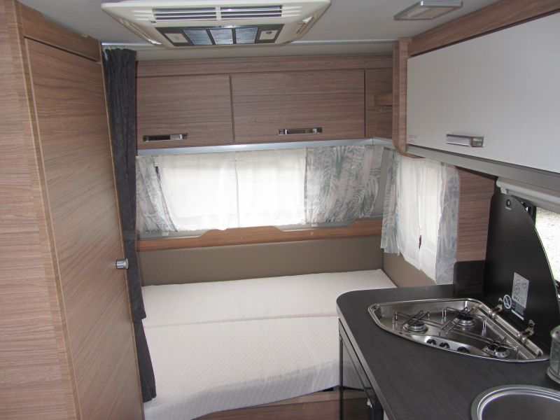 En venta Weinsberg Caraone 390 Blanco 2022 Sevilla foto 6