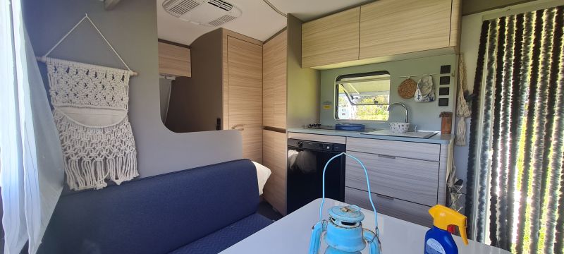 En venta Adria Caravana Adria Altea 472 PK (2021) FULL EQUIP. Reestreno Blanco 2021 Barcelona foto 10