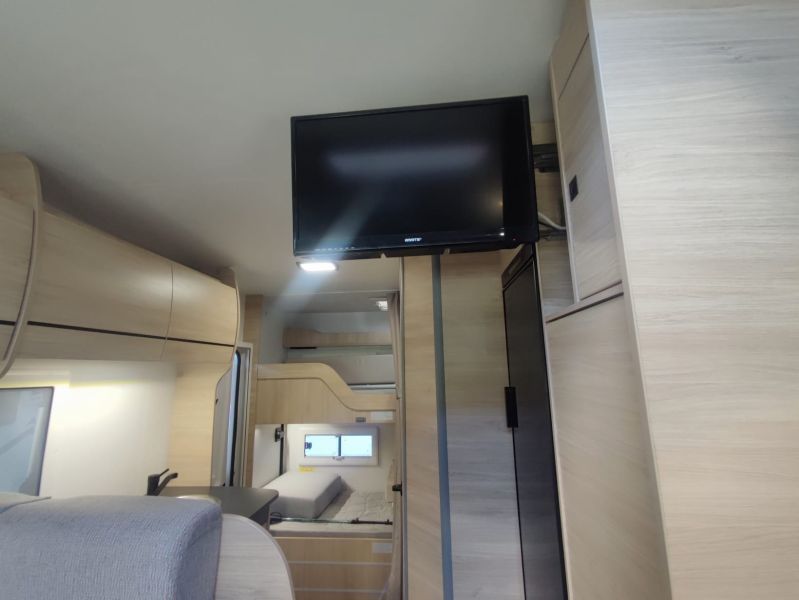 En venta Challenger 246 Blanco 2024 Valladolid foto 4