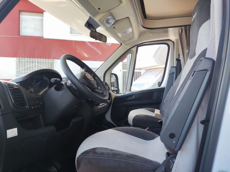 En venta Challenger 246 Blanco 2024 Valladolid foto 6