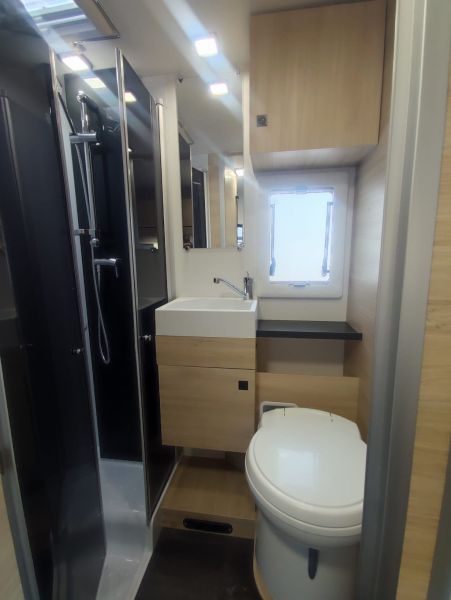 En venta Challenger 246 Blanco 2024 Valladolid foto 9