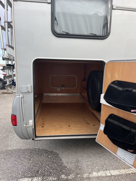 En venta Hymer / Eriba / Hymercar Camp Classic 644 Metálico 2006 Sevilla foto 5