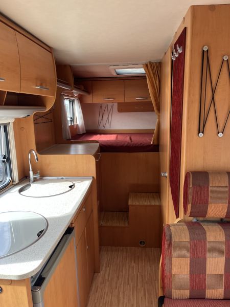 En venta Hymer / Eriba / Hymercar Camp Classic 644 Metálico 2006 Sevilla foto 7