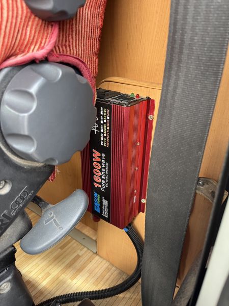 En venta Hymer / Eriba / Hymercar Camp Classic 644 Metálico 2006 Sevilla foto 17