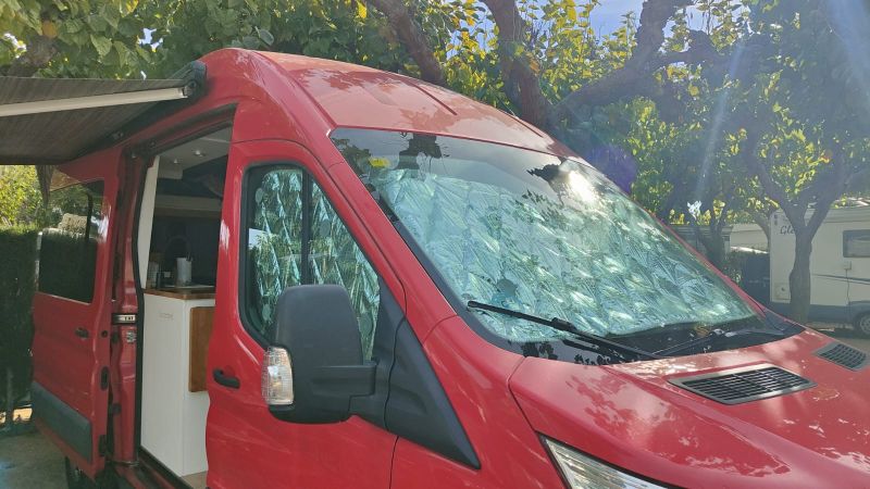 En venta Ford TRANSIT 350  H3 L3  TRENF 2.0 170 Rojo 2017 Tarragona foto 2