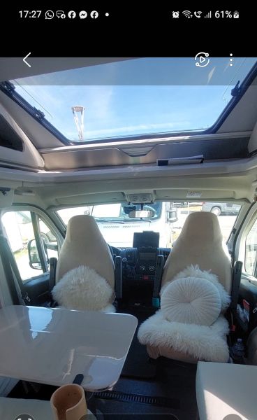 En venta Adria Matrix Axess 670SC Blanco 2023 Tarragona foto 3