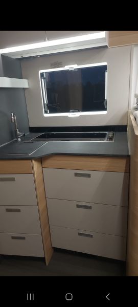 En venta Adria Matrix Axess 670SC Blanco 2023 Tarragona foto 6