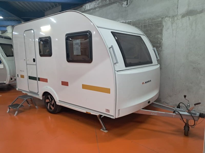 En venta Adria Adria Aviva Lite 750 KG 360 DK -01 New Version 2026 Blanco 2026 Barcelona foto 2