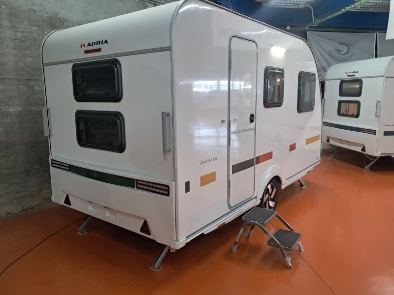 En venta Adria Adria Aviva Lite 750 KG 360 DK -01 New Version 2026 Blanco 2026 Barcelona foto 3
