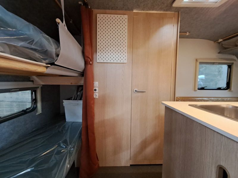 En venta Adria Adria Aviva Lite 750 KG 360 DK -01 New Version 2026 Blanco 2026 Barcelona foto 6