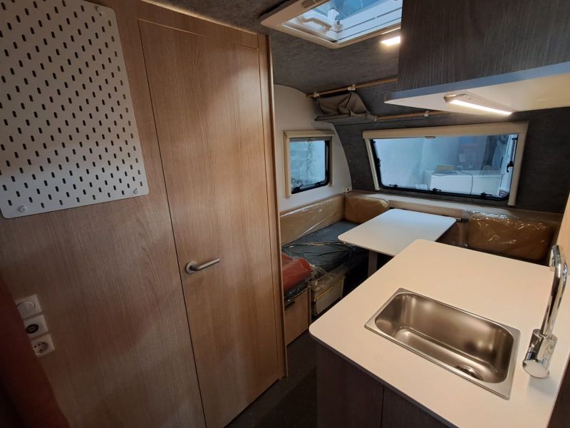 En venta Adria Adria Aviva Lite 750 KG 360 DK -01 New Version 2026 Blanco 2026 Barcelona foto 7