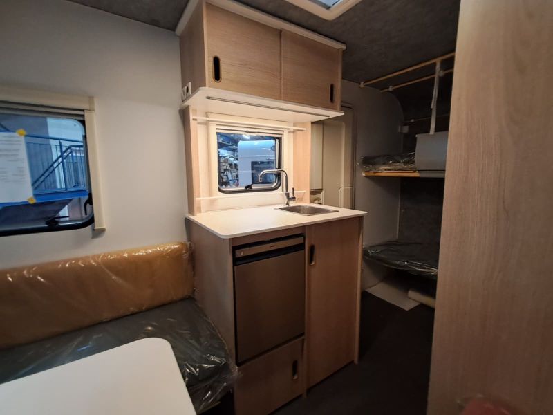 En venta Adria Adria Aviva Lite 750 KG 360 DK -01 New Version 2026 Blanco 2026 Barcelona foto 11