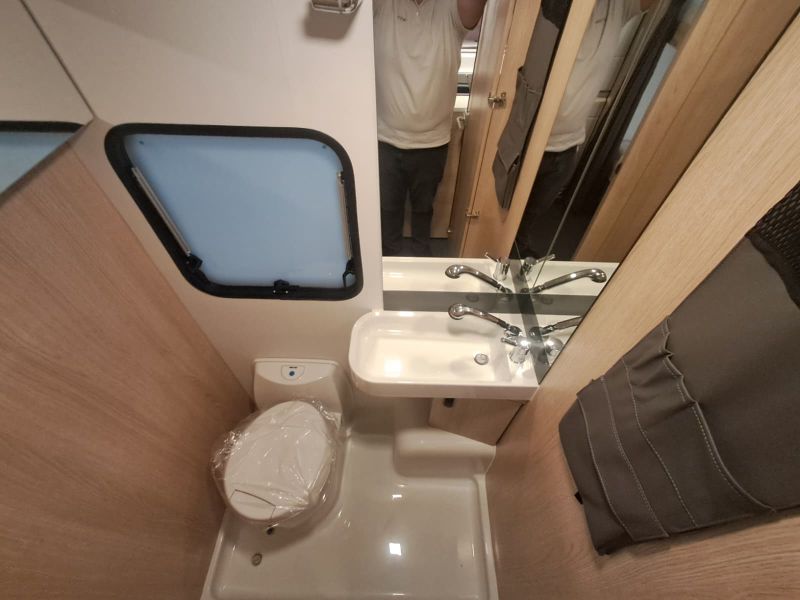 En venta Adria Adria Aviva 360 DK Lite Oferta Stocks 2026 Blanco 2026 Barcelona foto 14