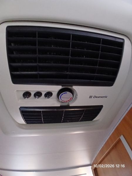 En venta Hymer / Eriba / Hymercar ex562 silverline Gris 2011 Madrid foto 8