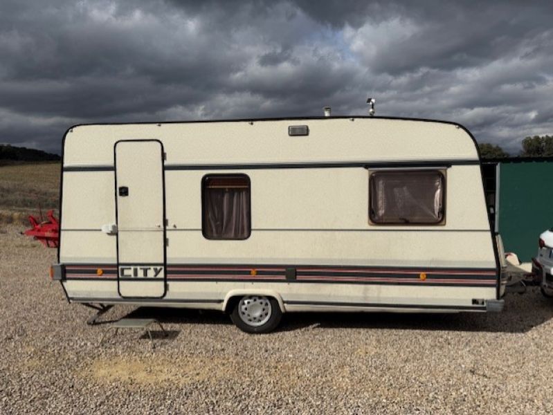 En venta Bürstner CITY 450 TN Beige 1991 Huesca foto 6