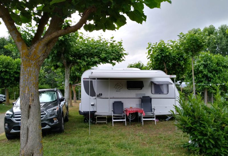 En venta Knaus Sport 420 QD con PATAS ELÉCTRICAS Blanco 2017 Granada foto 8