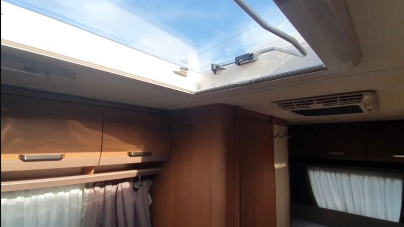 En venta Knaus Sport 420 QD con PATAS ELÉCTRICAS Blanco 2017 Granada foto 10