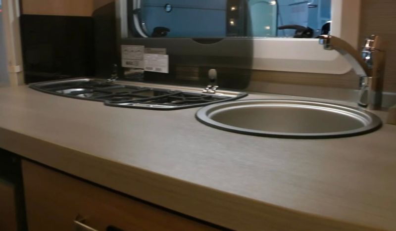 En venta Knaus Sport 420 QD con PATAS ELÉCTRICAS Blanco 2017 Granada foto 12