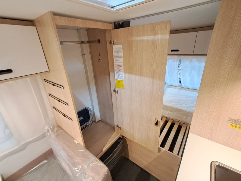 En venta Adria Adria Aviva 400 PS Truma P Move 2026 Blanco 2026 Barcelona foto 13