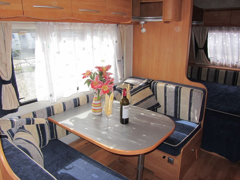 En venta Adria ADORA 462 PH Blanco 2007 Sevilla foto 5