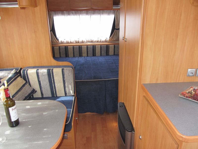 En venta Adria ADORA 462 PH Blanco 2007 Sevilla foto 6