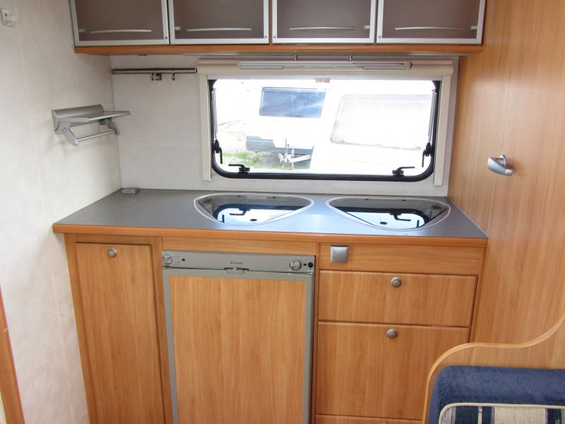 En venta Adria ADORA 462 PH Blanco 2007 Sevilla foto 9