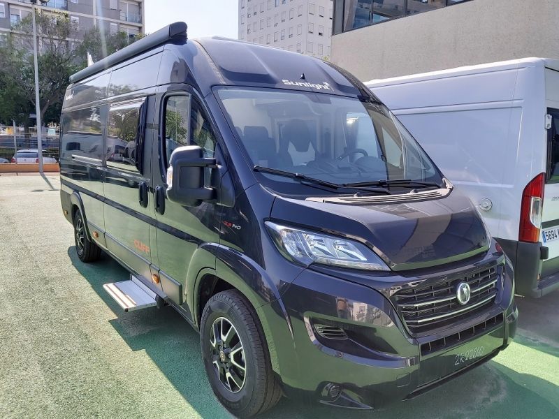 En venta Sunlight Cliff 640 Adventure Edition Negro 2021 Barcelona foto 1