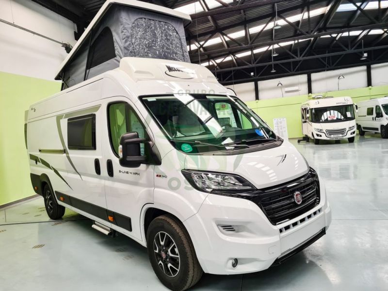 En venta McLouis Menfys 4 Maxi S-Line Blanco 2021 Valencia foto 1