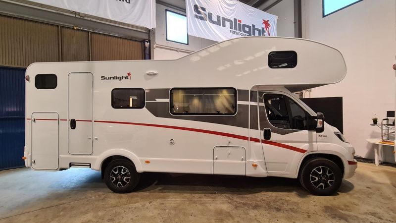 En venta Sunlight A72 Blanco 2021 Almería foto 1